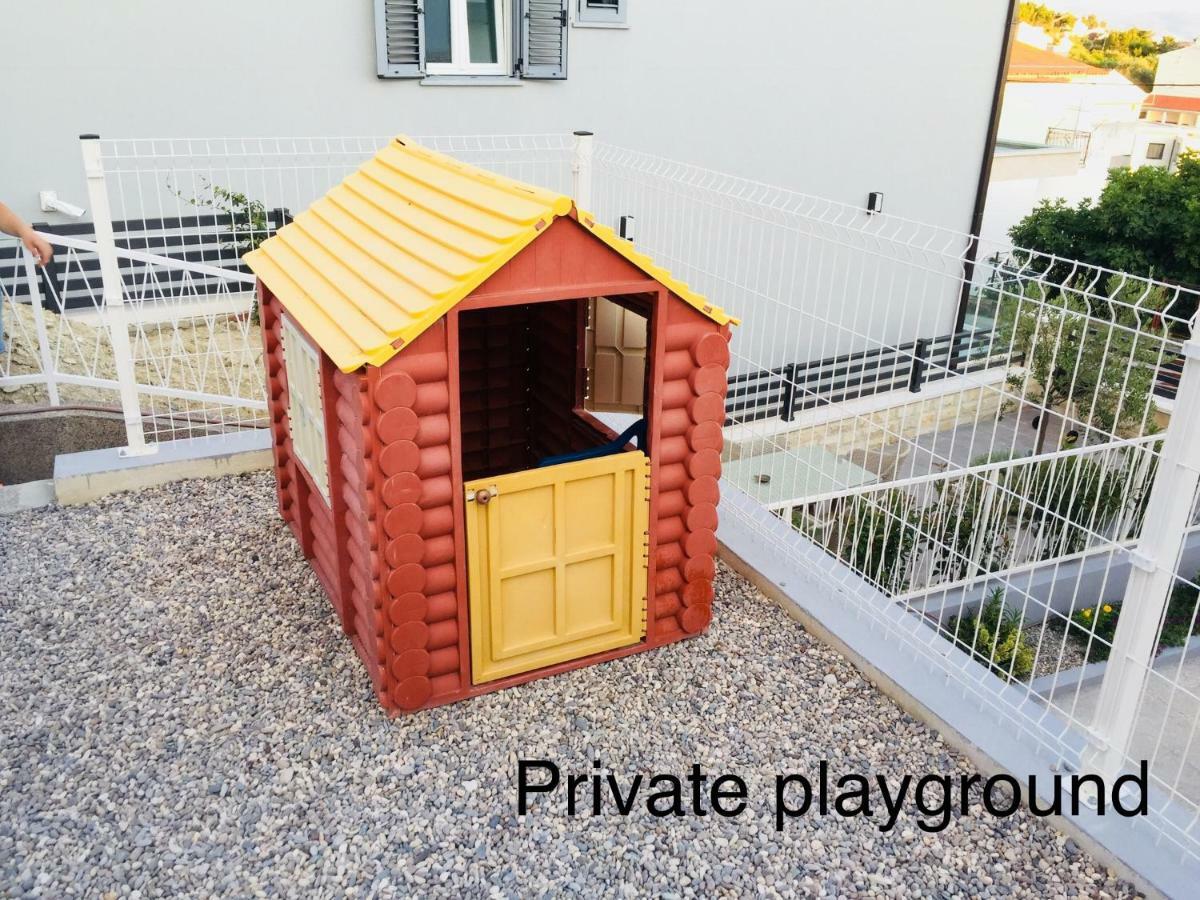 Apartments Leptiric Подстрана Экстерьер фото